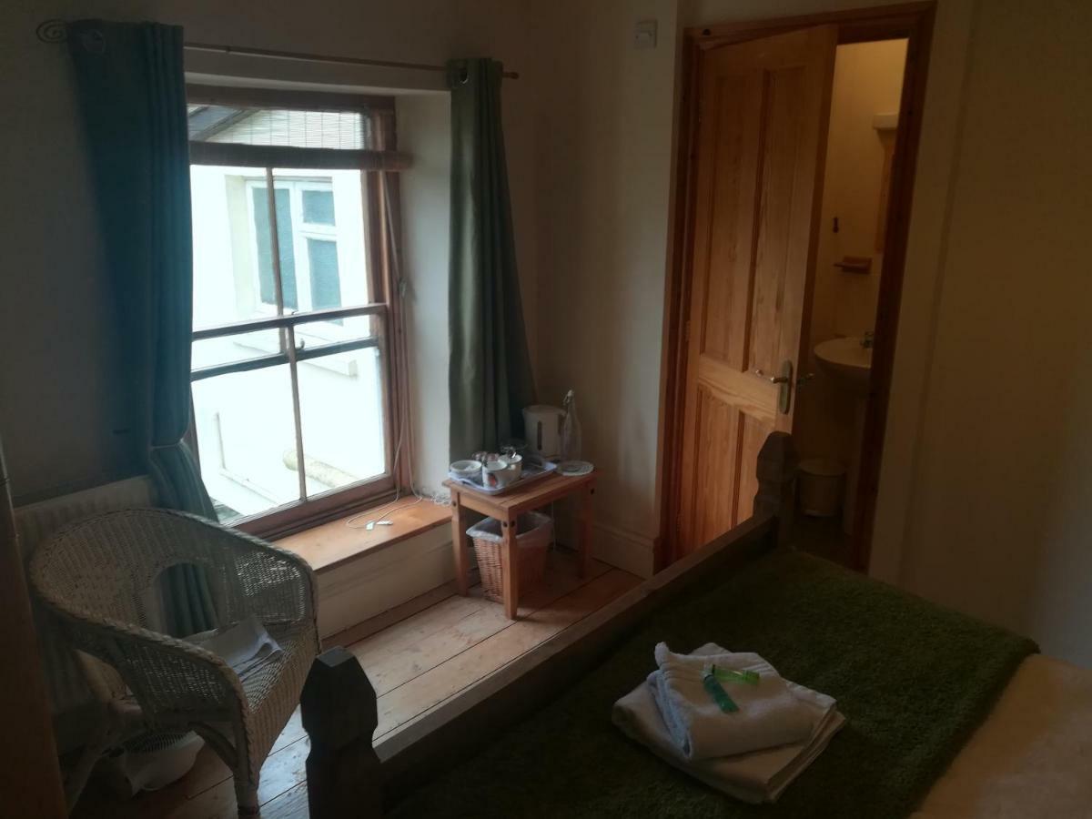 Bed and Breakfast Y Garreg Wen à Llanybyther Extérieur photo